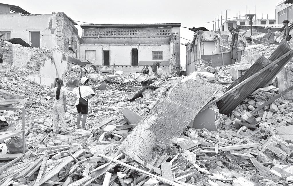 Demolition-of-Barangay-Hall-Sparks-Tension-in-Tondo-Amid-Community-Objections