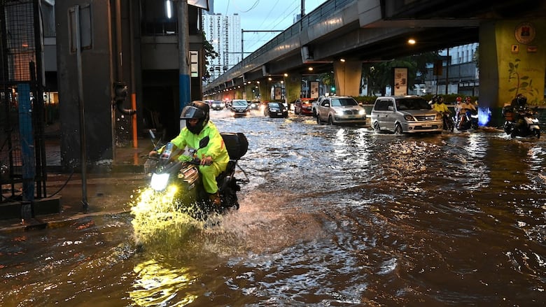 Heavy-Rainstorm-Triggers-Flooding-on-Multiple-Metro-Manila-Roads
