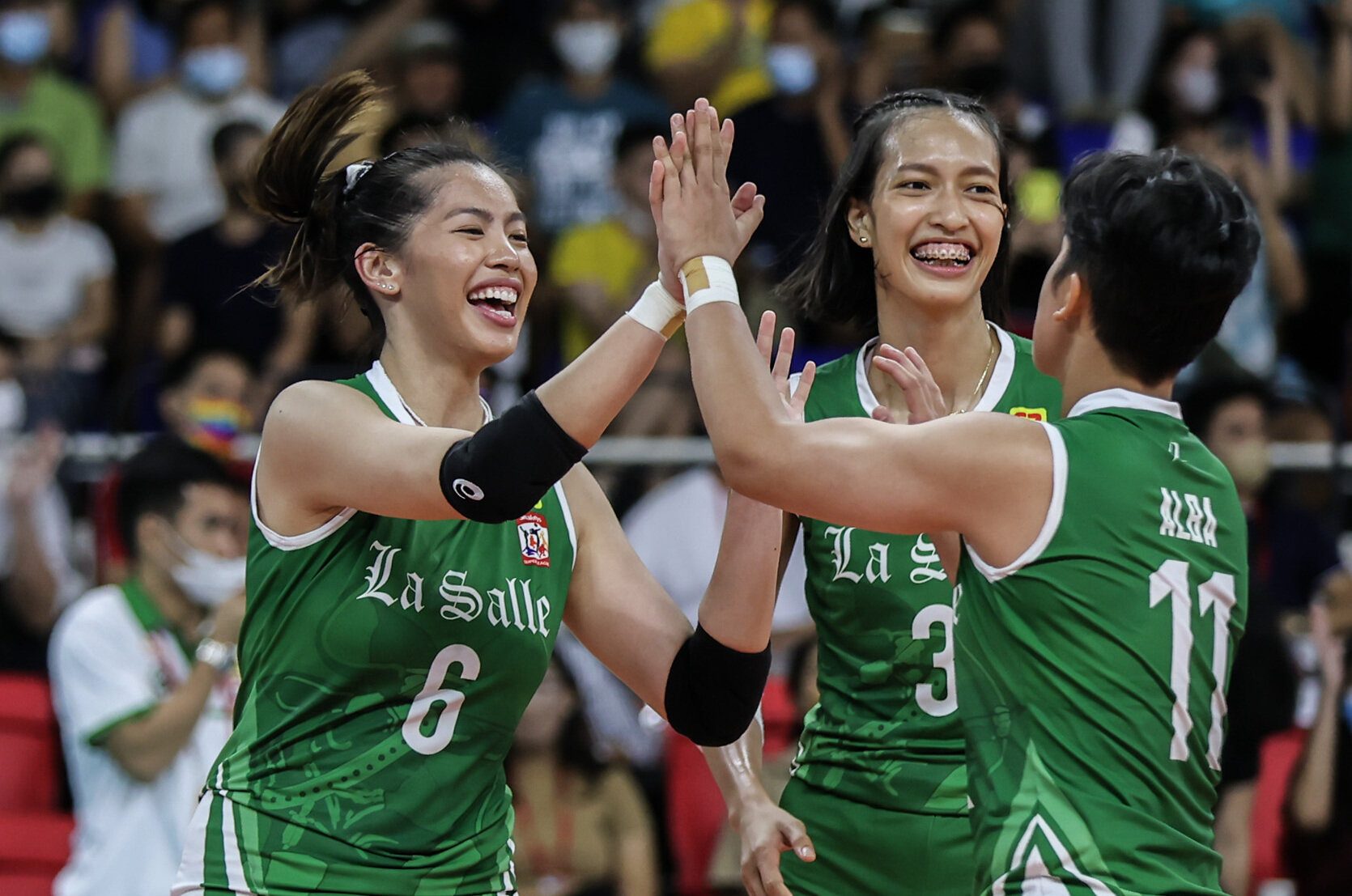 De-La-Salle-University-Secures-Semifinal-Spot-with-Five-Set-Victory-Over-FEU-in-V-League-Challenge
